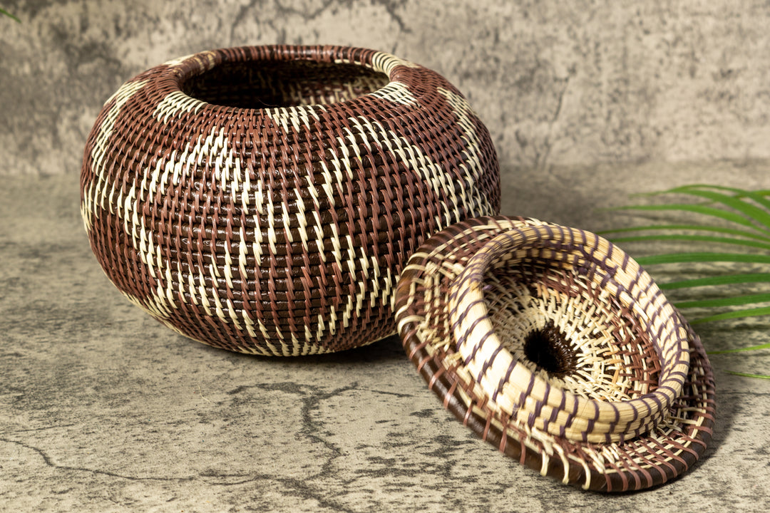 Brown Fish Net Woven Basket With Top