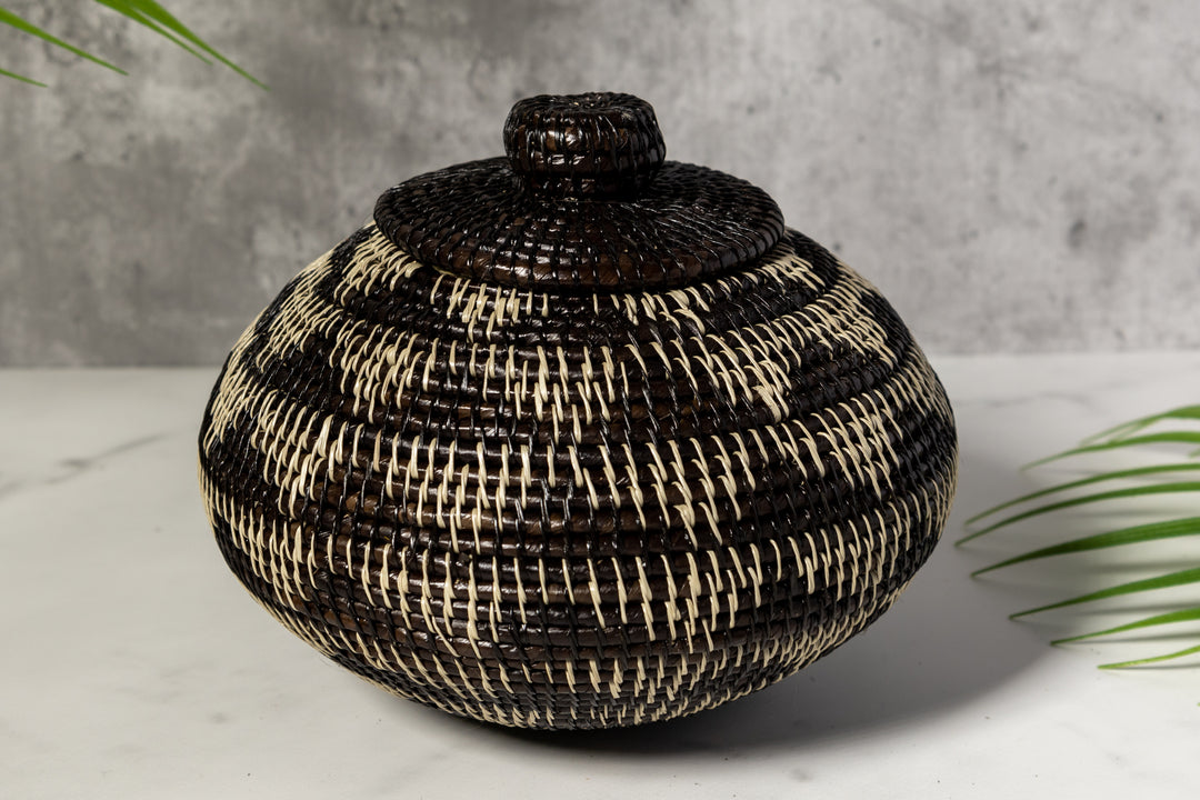 Black And White Diamond Woven Basket With Top