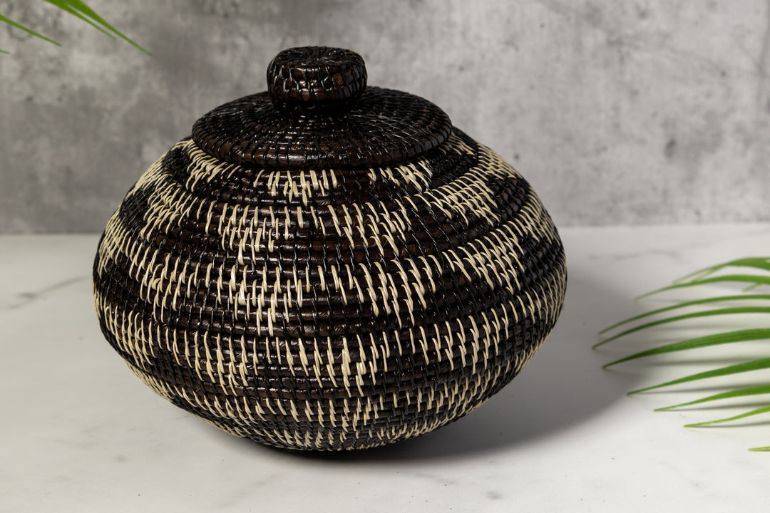 Black And White Diamond Woven Basket With Top
