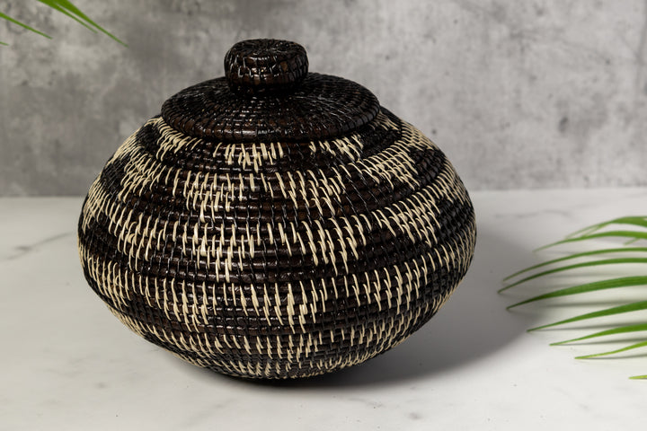 Black And White Diamond Woven Basket With Top