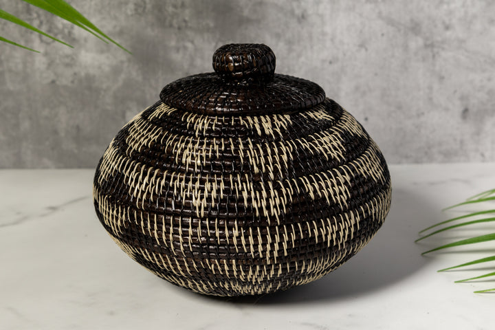 Black And White Diamond Woven Basket With Top