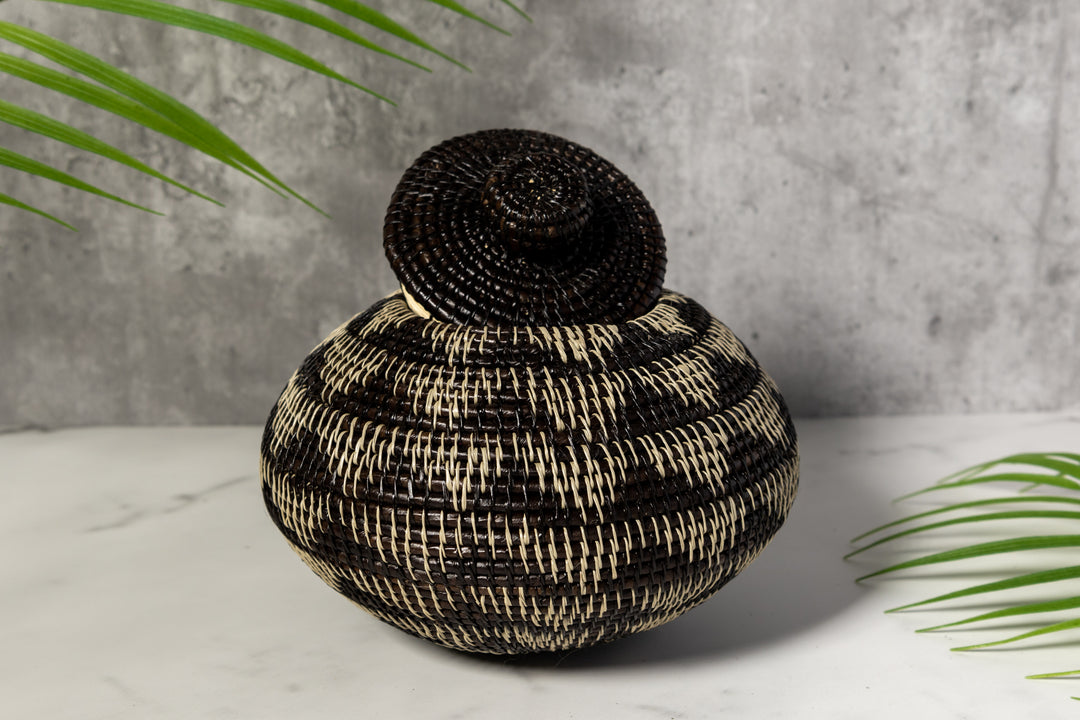 Black And White Diamond Woven Basket With Top