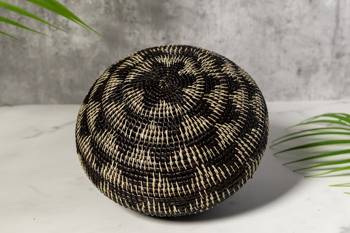 Black And White Diamond Woven Basket With Top