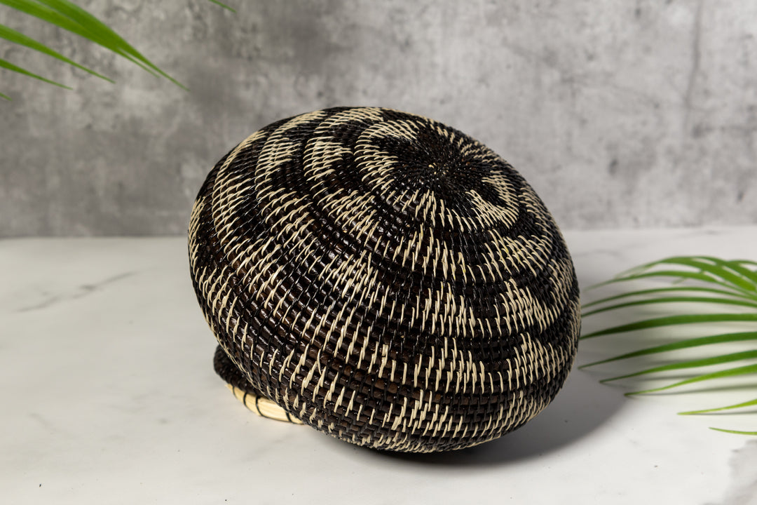 Black And White Diamond Woven Basket With Top