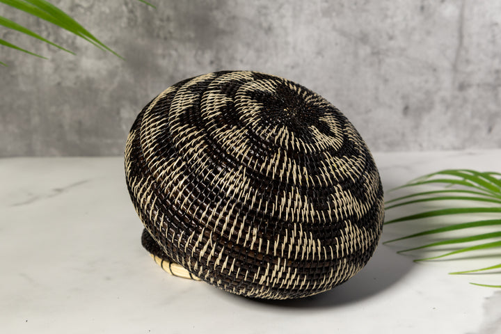 Black And White Diamond Woven Basket With Top