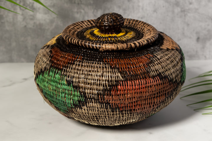 Multi-Color Diamond Design Woven Basket With Top