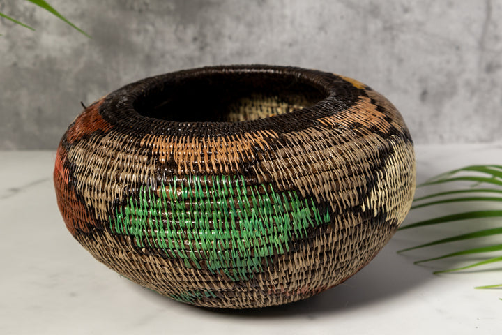 Multi-Color Diamond Design Woven Basket With Top