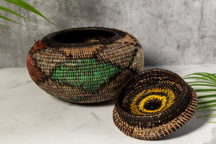 Multi-Color Diamond Design Woven Basket With Top