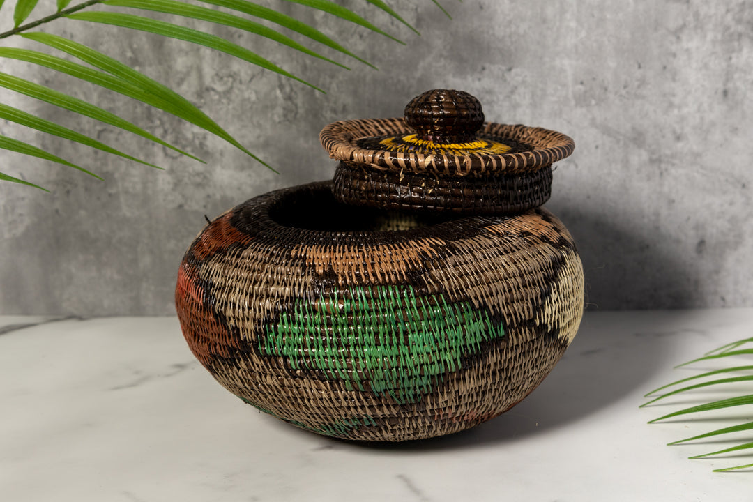 Multi-Color Diamond Design Woven Basket With Top