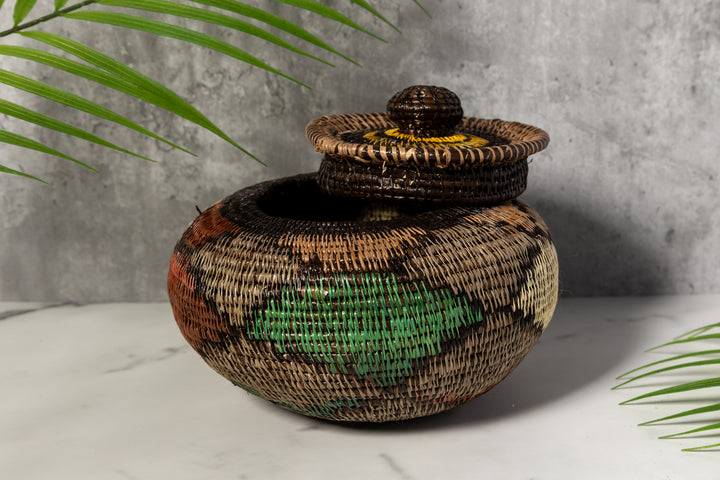 Multi-Color Diamond Design Woven Basket With Top