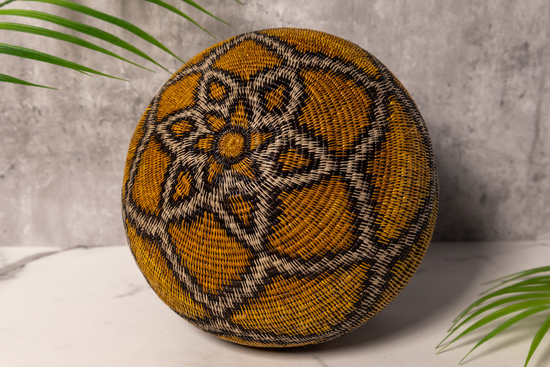 Golden Diamond Netting Rainforest Basket