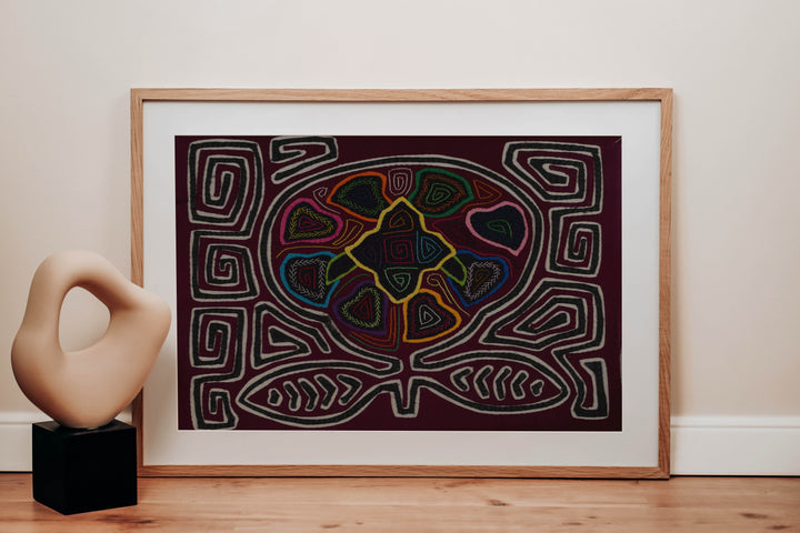 Classic Maroon Black And White Design Mola