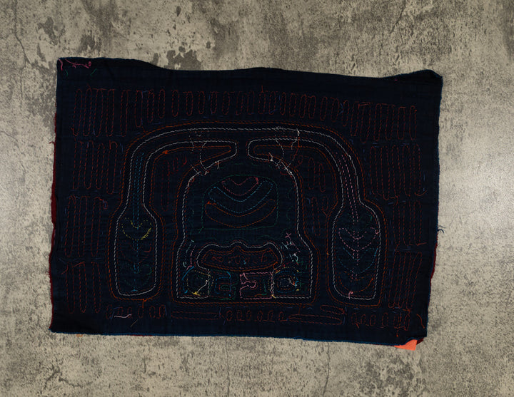Traditional Burgundy And White Optical Illusion Crab Mola
