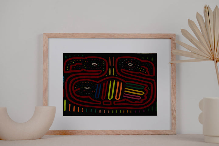 Classic Black And Red Family Affair Mola