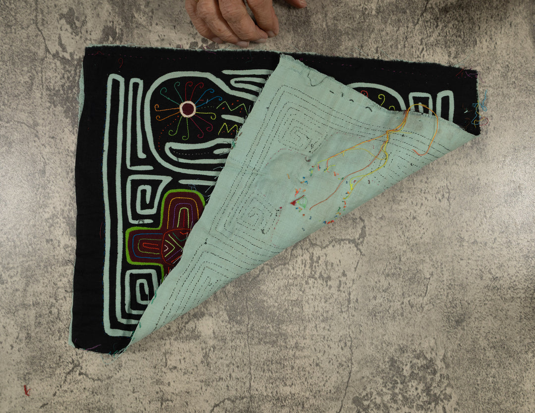 Traditional Black And Blue Talking Heads Mola