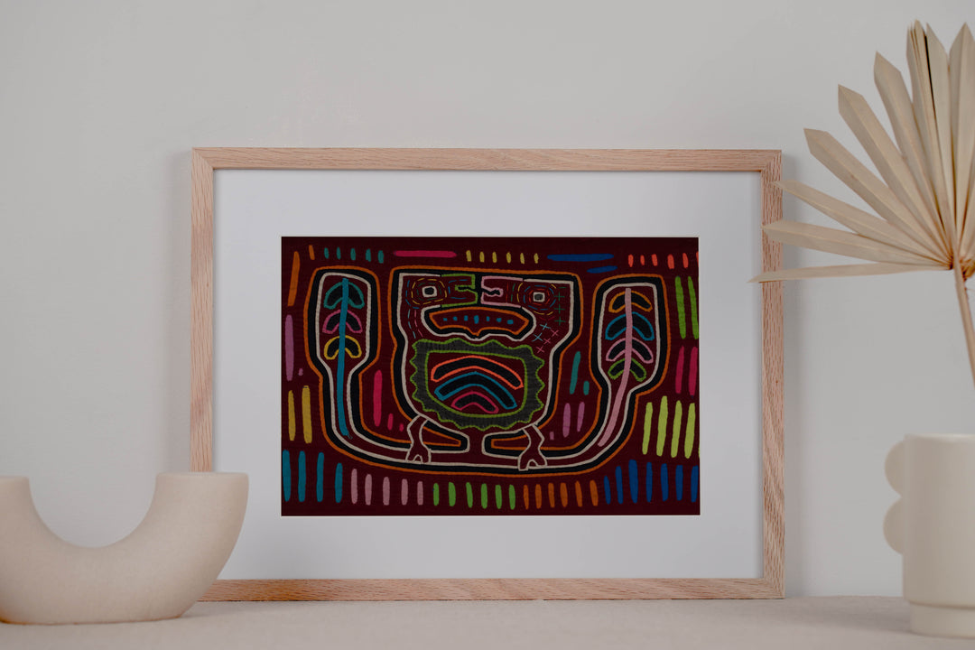 Traditional Burgundy And White Optical Illusion Crab Mola