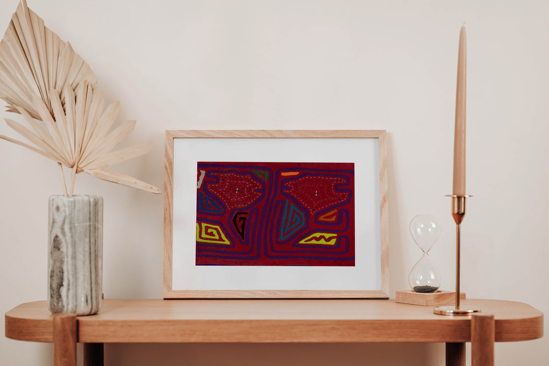 Vintage Red Speaking Out Of Both sides Of Mouth Mola
