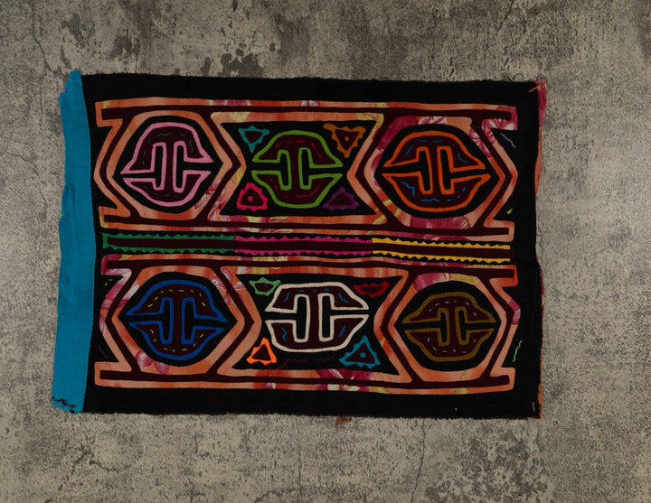 Vintage Hot Lips Of Many Colors Mola