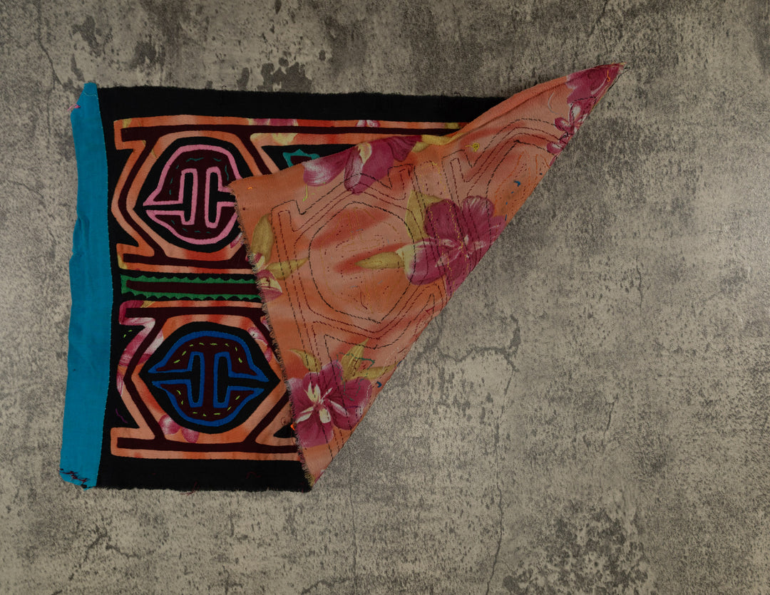 Vintage Hot Lips Of Many Colors Mola
