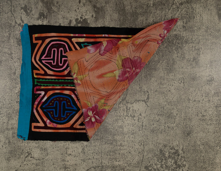 Vintage Hot Lips Of Many Colors Mola