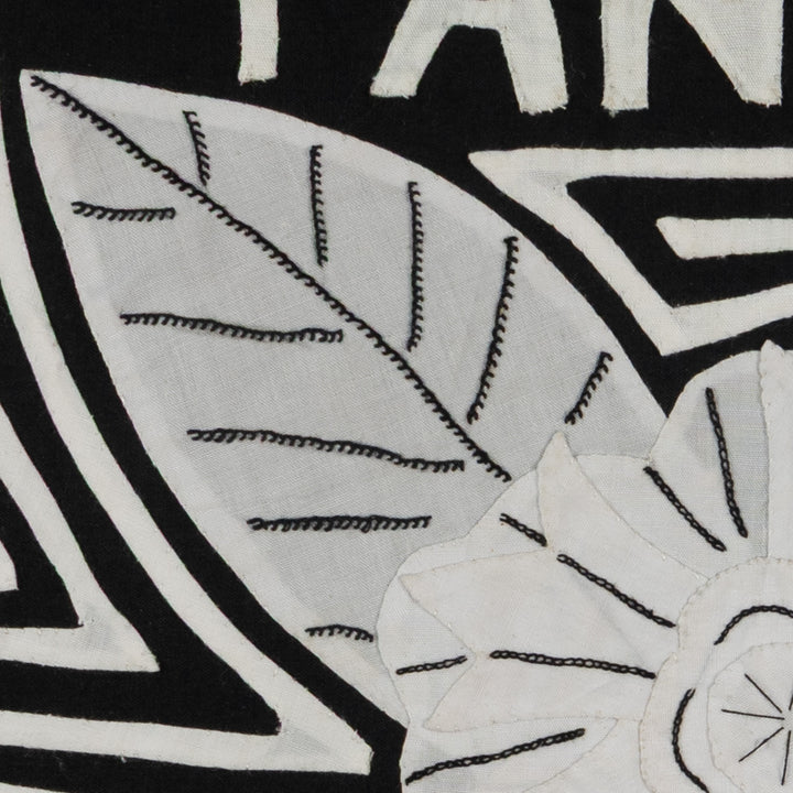 Traditional Black And White Floral flower Panama Mola