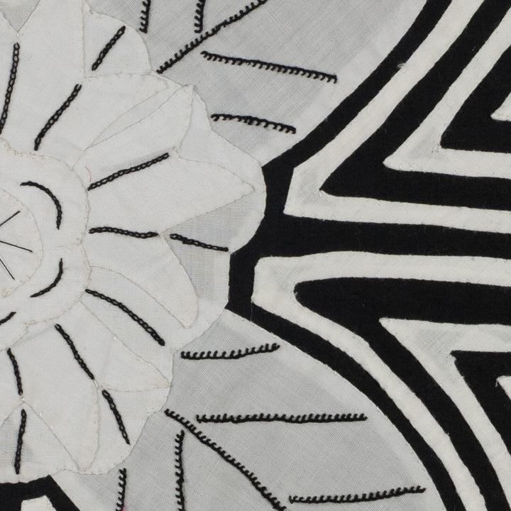 Traditional Black And White Floral flower Panama Mola