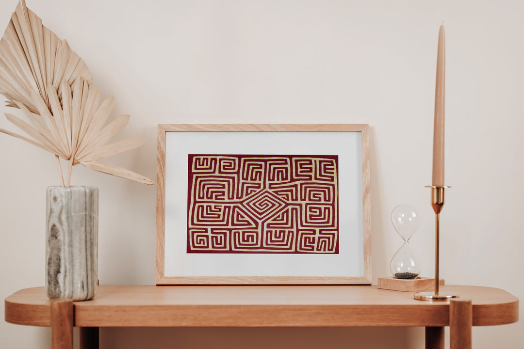 Vintage Burgundy And White Classic Design Mola