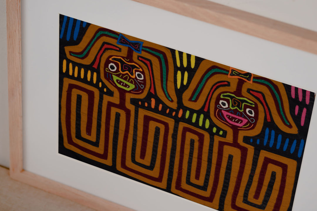 Twin Sisters On The Prowl Mola