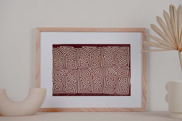 Vintage Maroon And White Classic Design Mola