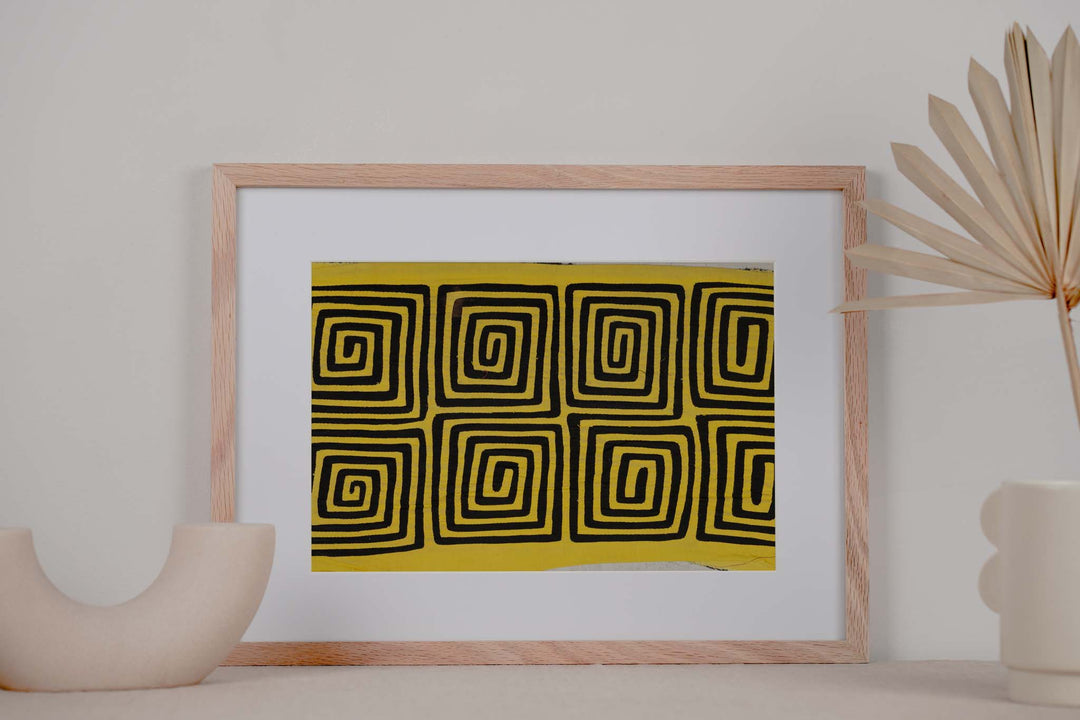 Vintage Black And Yellow Classic Design Mola