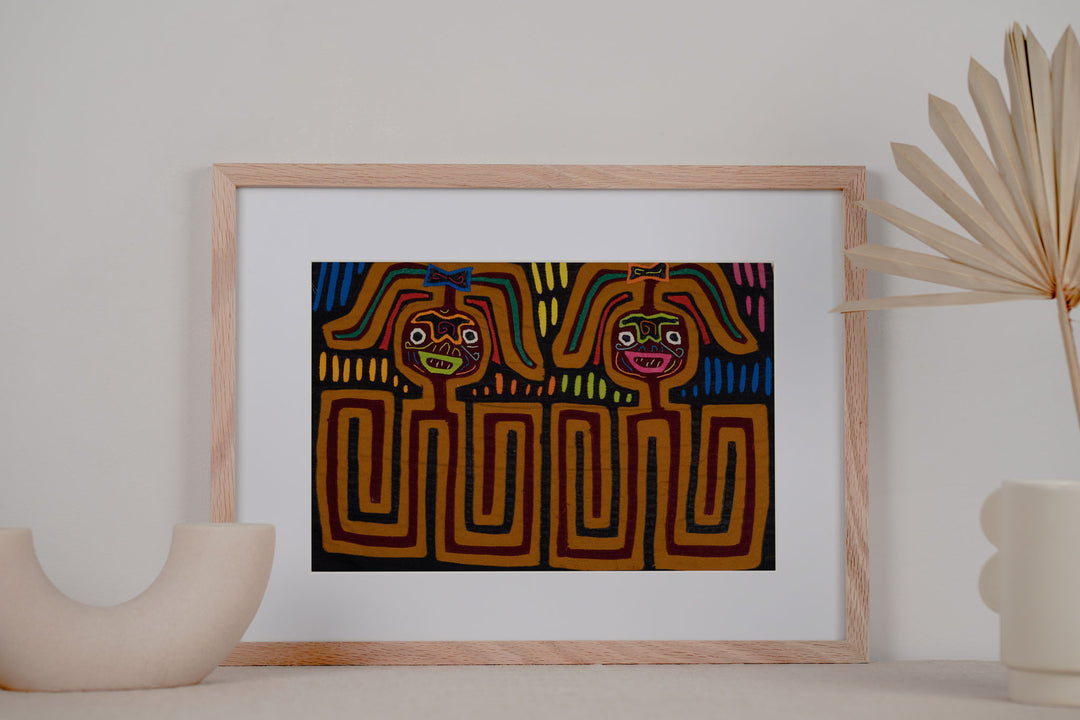 Twin Sisters On The Prowl Mola