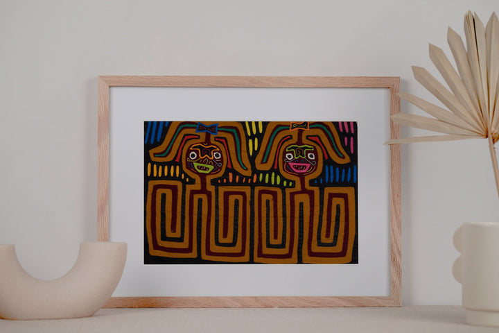 Twin Sisters On The Prowl Mola