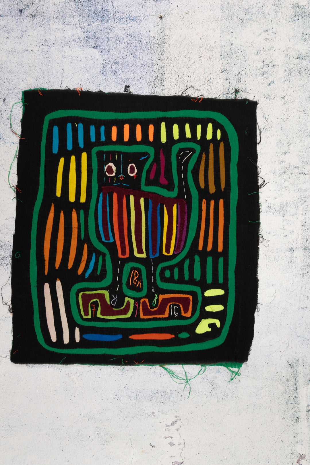 Vertical Black And Green Kitty Cat Mola