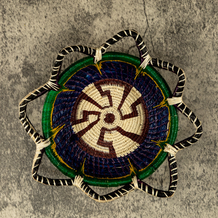 New Design Classic Hand Woven Plate Basket