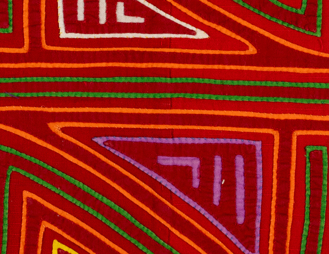 Large Red Classic Design Mola