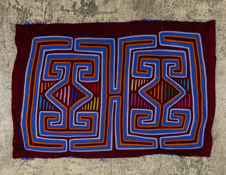 Maroon And Blue Funny Face Opitical Illusion Mola