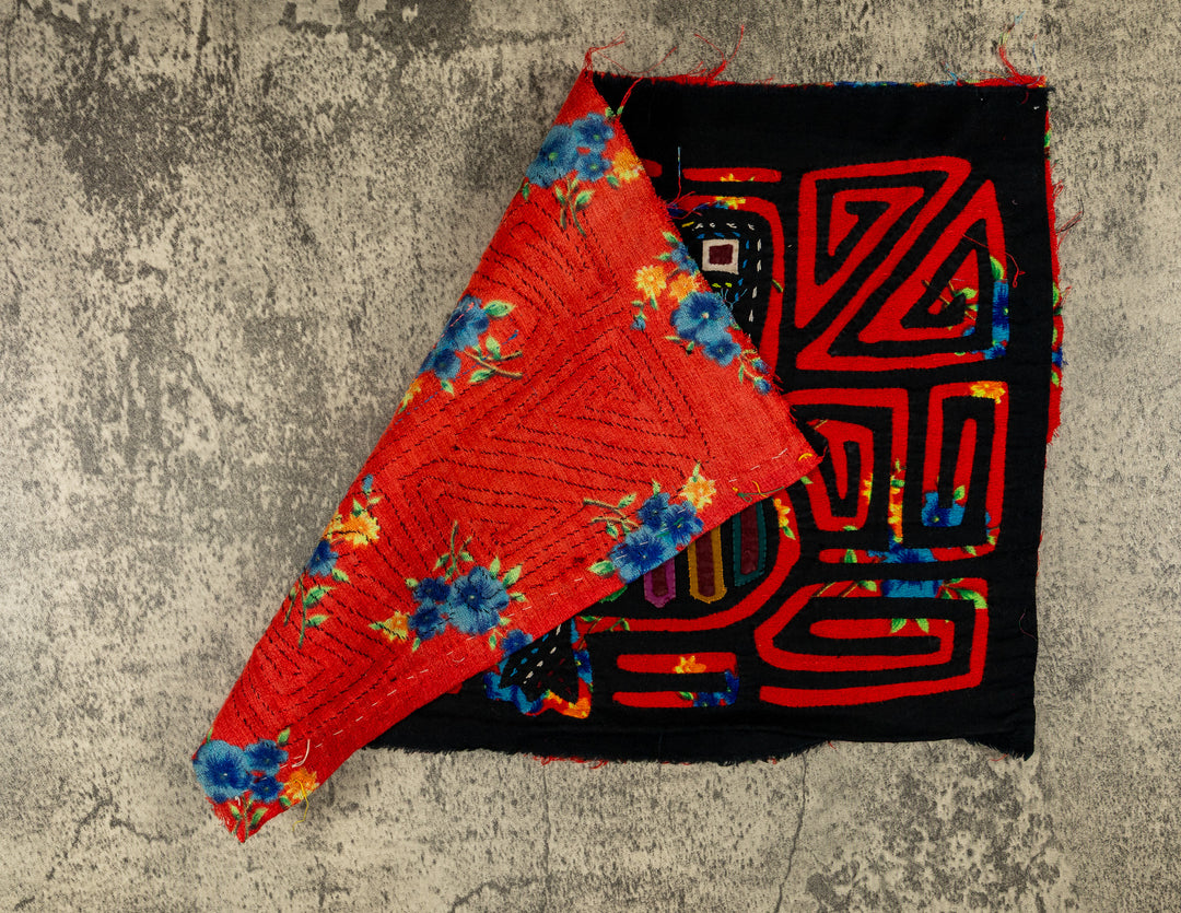 Black And Red Christmas Turkey Mola