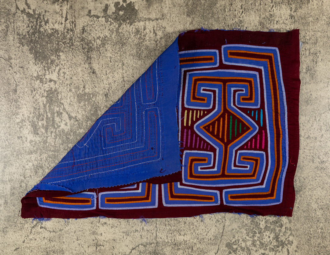 Maroon And Blue Funny Face Opitical Illusion Mola