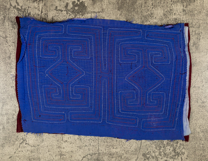 Maroon And Blue Funny Face Opitical Illusion Mola