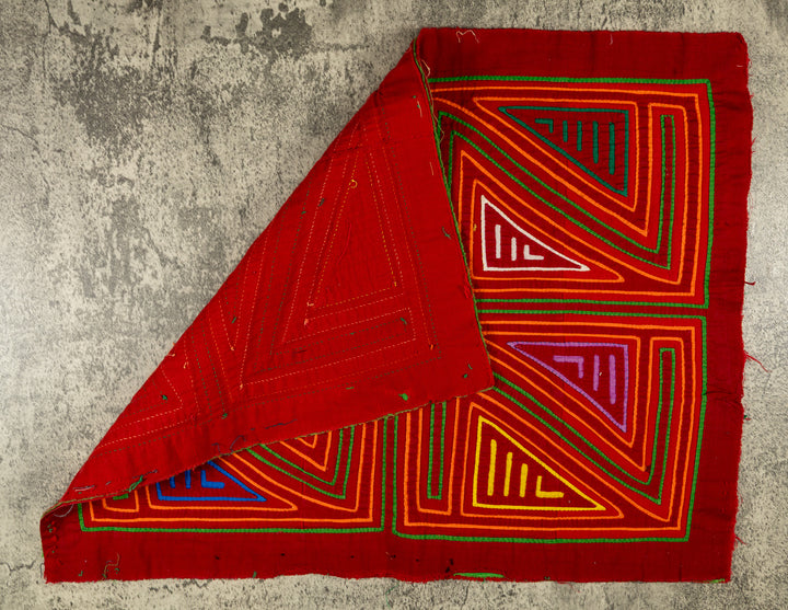 Large Red Classic Design Mola