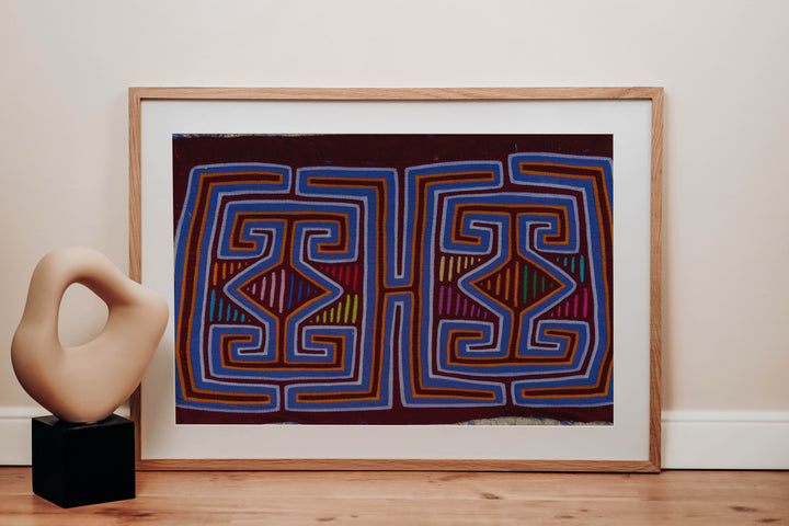 Maroon And Blue Funny Face Opitical Illusion Mola