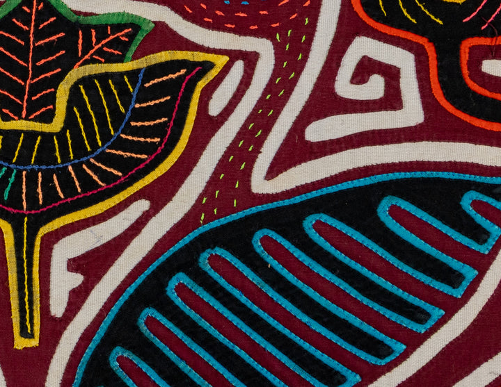 Multicolor Swan Optical Illusion Mola