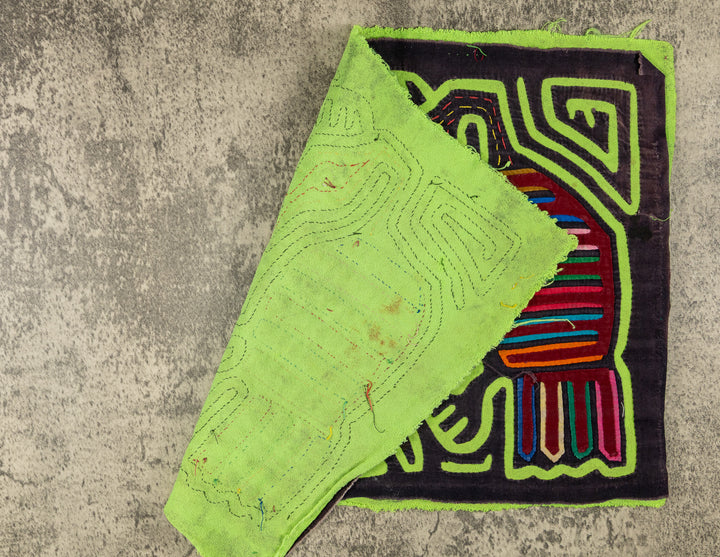 Black And Green Territorial Battle Mola