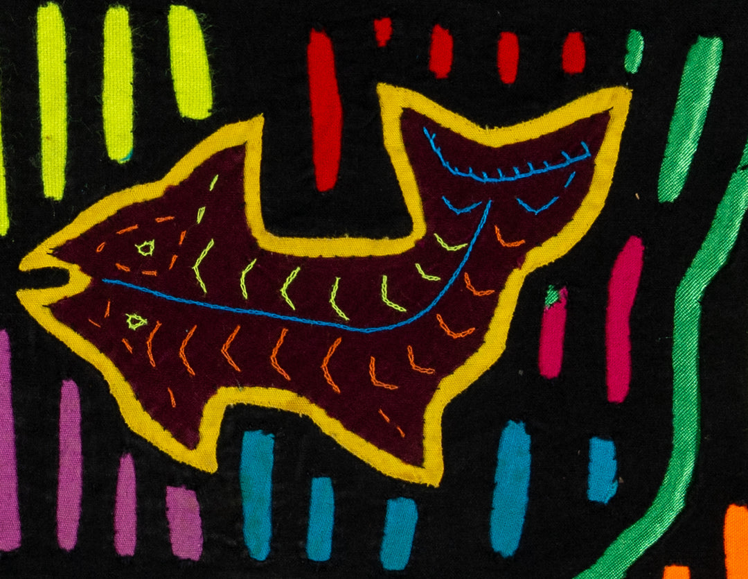 Neon Green Fish Aquarium Mola