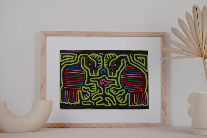 Black And Green Territorial Battle Mola