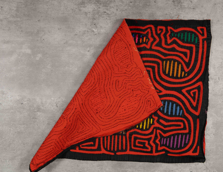 Black And Red Optical Illusion Mola