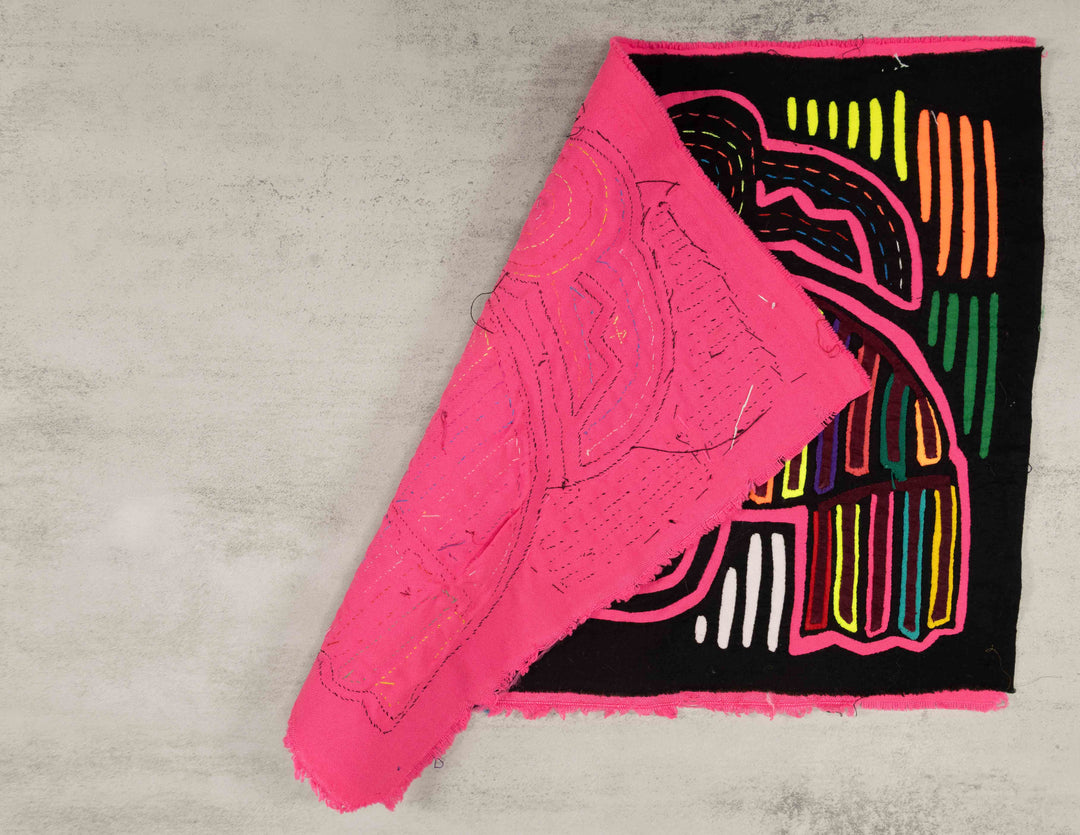 Black And Pink Toucan Optical Illusion Mola