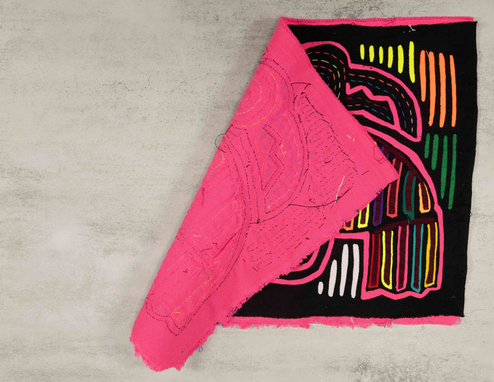 Black And Pink Toucan Optical Illusion Mola