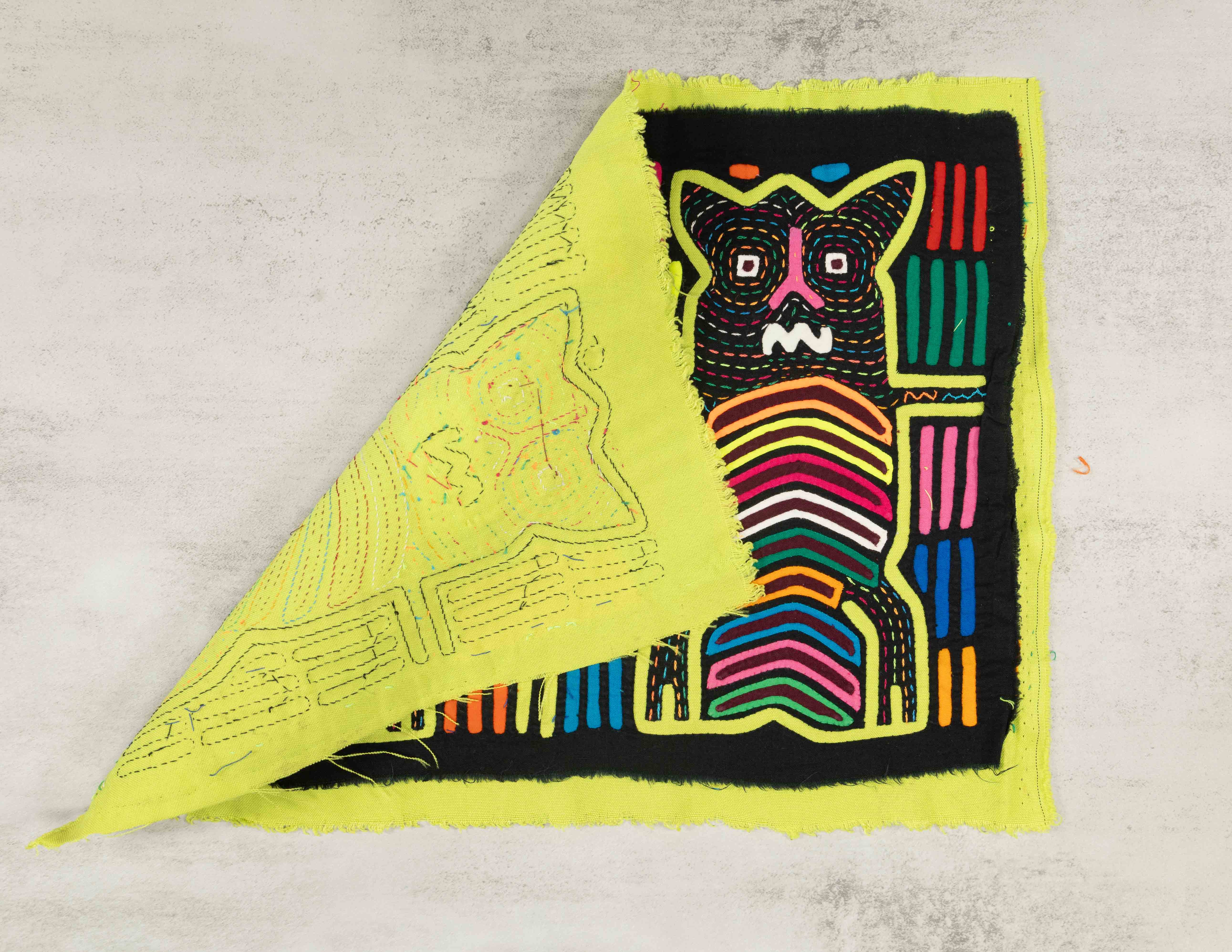 Black And Chartreuse Kitty Cat Mola