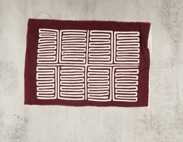 White And Burgundy Washboard Mola